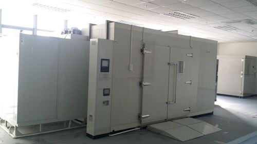 최신 회사 블로그 워크인 환경 챔버: IEC 60068 규정 준수 및 실험실 엔지니어를 위한 스마트 선택